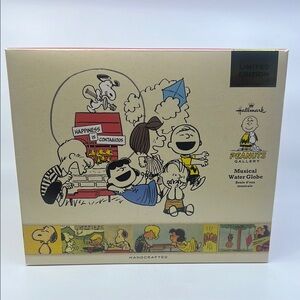Hallmark Peanuts Musical Water Globe Happiness Is Contagious